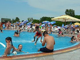 I ove godine za odlikaše besplatan ulaz na pećinačke bazene 