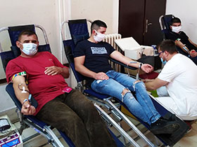 У Пећинцима сакупљено 40 јединица крви