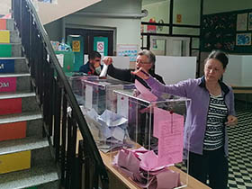 Сва бирачка места затворена у 20 часова