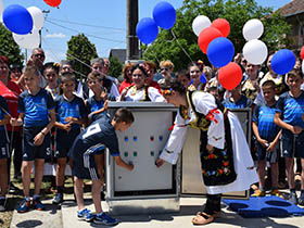 Млади Товарничани пустили канализацију у рад