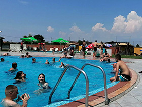 Отворена сезона на пећиначким базенима