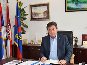 У општини Пећинци 7 новозаражених, потврђен и први смртни случај