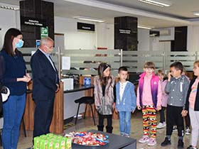 Предшколци осмехом испунили Услужни центар