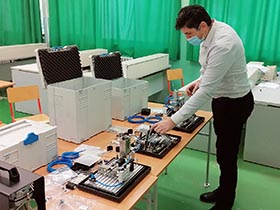 Novi simulatori za mehatroničare stigli iz donacija