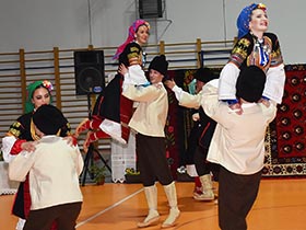 Preko dva sata igre i pesme Izvora