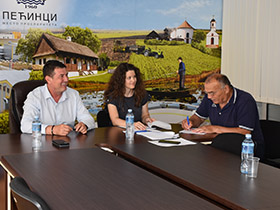 Građevinski materijal za pet izbegličkih porodica