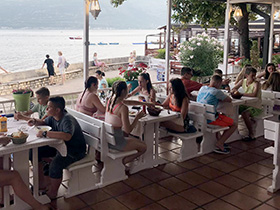 Letovanje provode u kupanju i sportskim aktivnostima