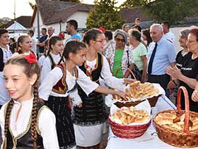 Фестивал гастрономије и народних игара