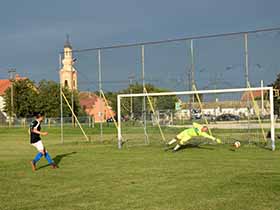 Пенали одлучили победника у Карловчићу