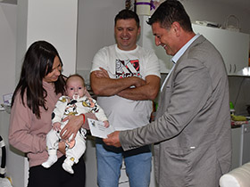 ЂОКИЋ: Општина наставља са мером подршке породицама