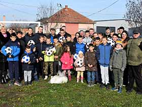 Савез донирао нову опрему за дечје игралиште 