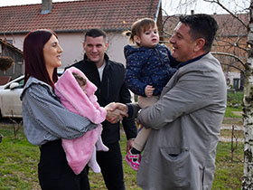 Општина исплатила 126 новчаних накнада за бебе