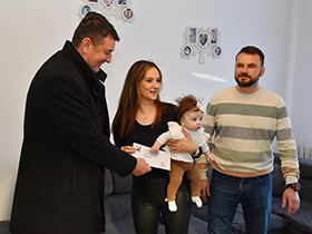 Добродошлица од 40.000 за 34 нова становника пећиначке општине