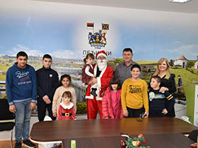 Ђокић: Желимо да сва деца подједнако осете радост празника