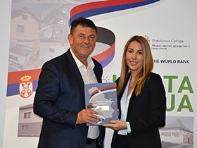 Нова бесповратна средства за грађане пећиначке општине