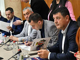 Општини Пећинци 7 милиона за куповину минибуса