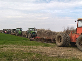 Домаћини из Карловчића уредили атарске путеве