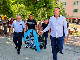 Пећинчани положили венце на шест спомен-обележја борцима и жртвама