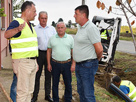 При крају изградња нове водоводне мреже у Огару