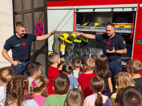 Пећиначки ватрогасци се дружили са предшколцима и едуковали их