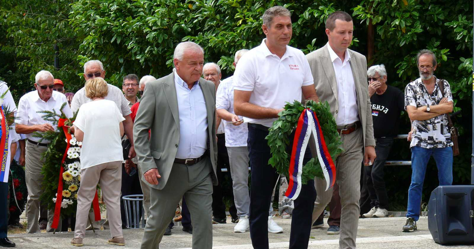 Пећиначка делегација положила венац на спомен обележје Слобода