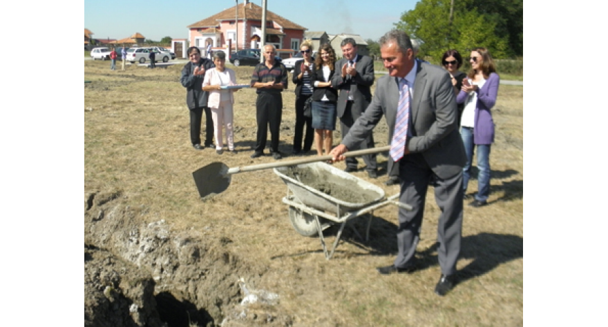 Počela izgradnja montažnih kuća za izbeglice