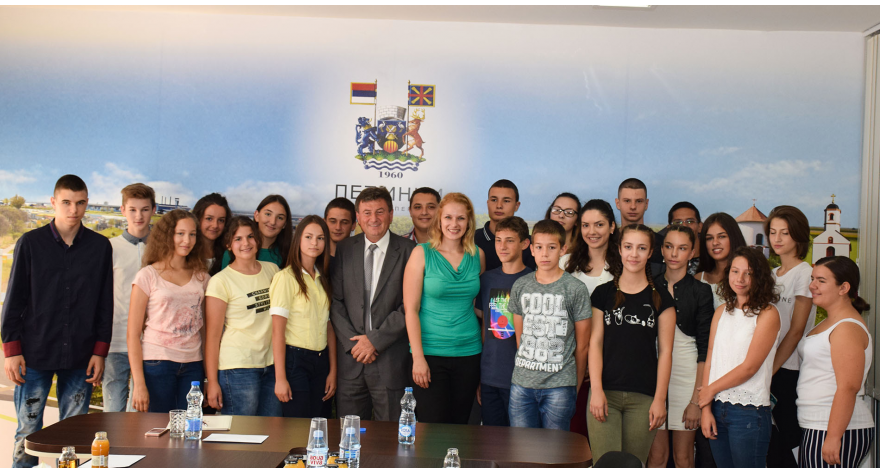 Општина повећала награде ђацима генерације и вуковцима