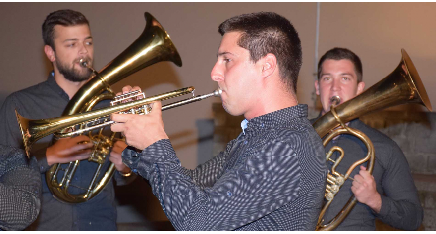 Звуци трубе на пећиначком шеталишту