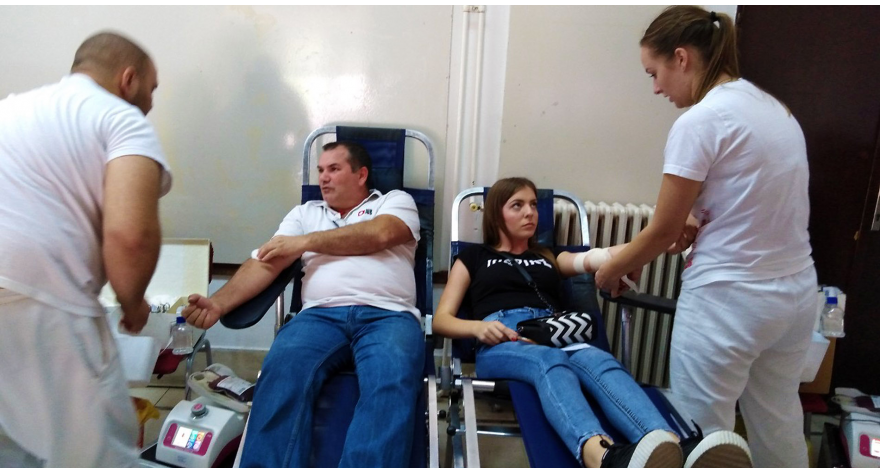 У Купинову и Пећинцима прикупљено 36 јединица крви