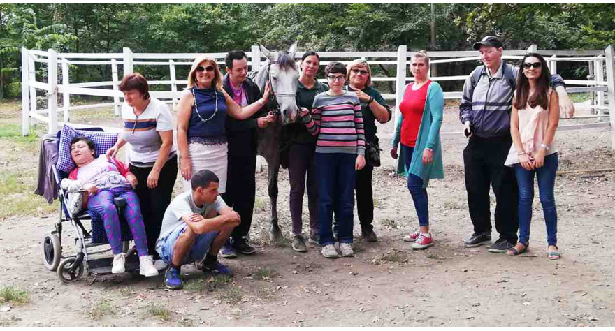 Терапија и подршка уз дружење са животињама