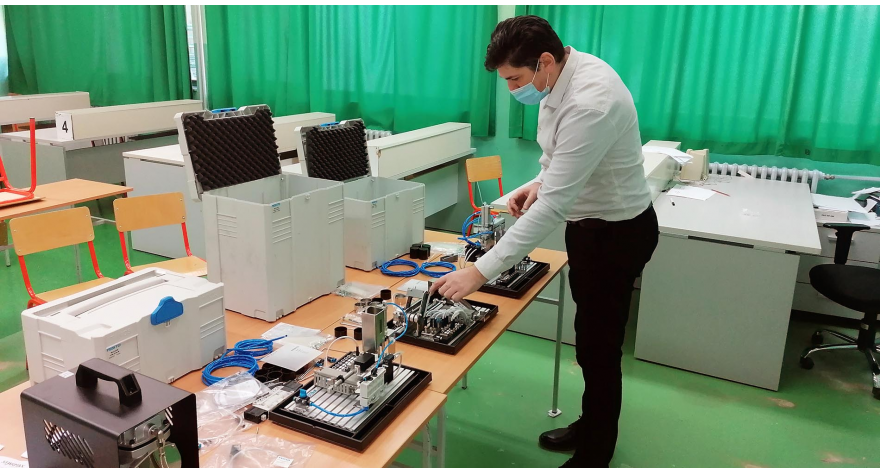 Novi simulatori za mehatroničare stigli iz donacija