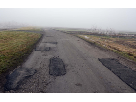 Саниране ударне рупе на путу Купиново - Прогар