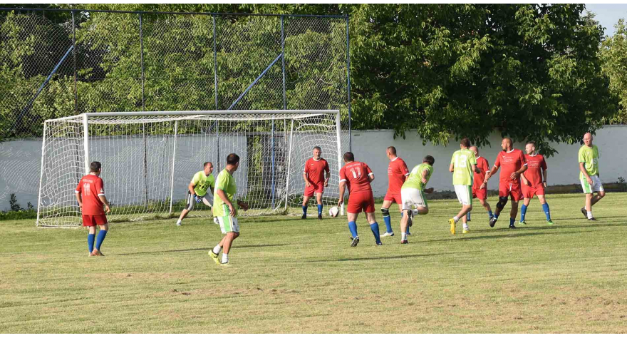 Шимановачки ветерани убедљиво на врху табеле