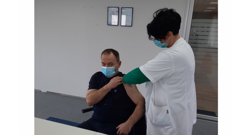 Јуче имунизација вршена и по предузећима