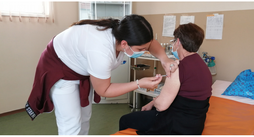 Активни случајеви и даље у опадању