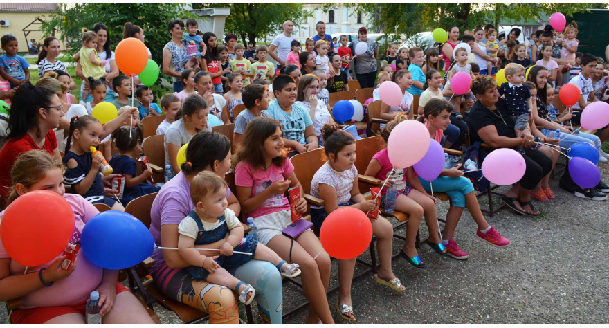 Представе у 12 насеља погледало око 730 малишана