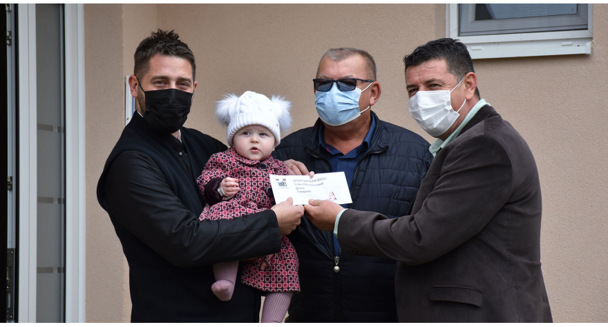 Po 40.000 za 54 porodice sa bebama