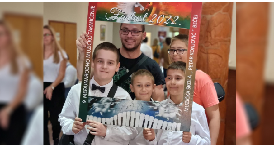 Три награде за младе пећиначке тамбураше