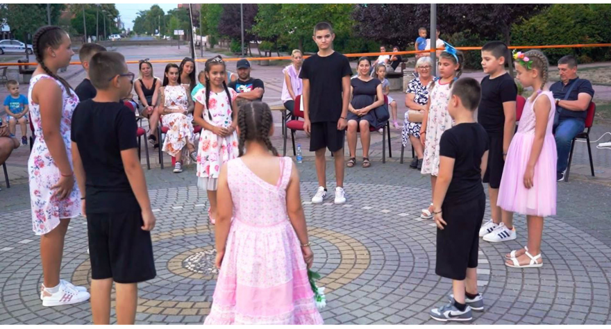 Maleni glumci pričali bajke zajedno sa publikom