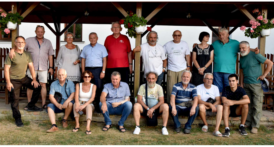 Почела 13. Ликовна колонија у Купинову