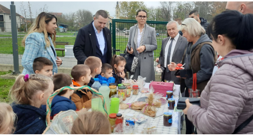 И предшколци допринели Митровданском вашару