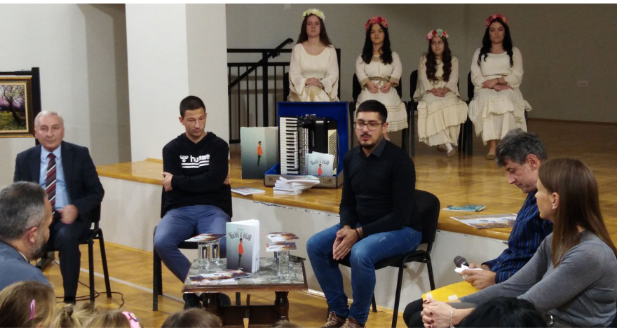 Вече писане речи и сликарства у Карловчићу