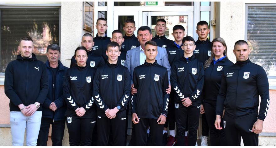 Pećinački osnovci u 8 najboljih ekipa u Srbiji