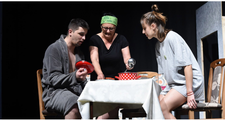 Вечерас премијера позоришне представе Јелена – жена које нема