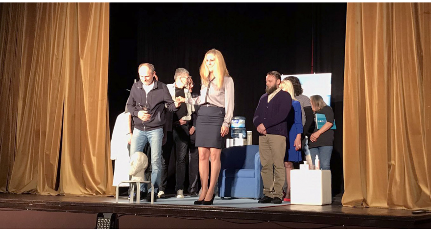 „Terapija“ odigrana pred pećinačkom publikom