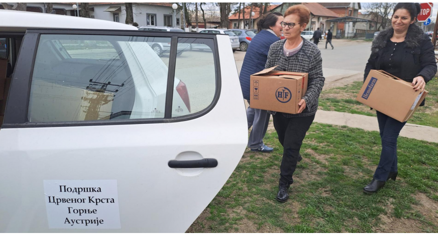 Nove količine tople garderobe pristigle u pećinački CK
