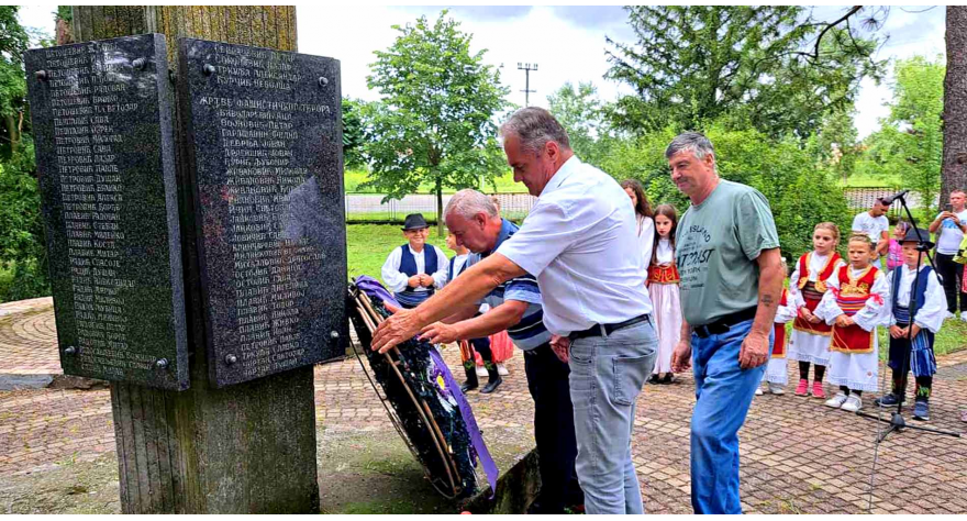 Пригодном свечаношћу обележена слава у Карловчићу