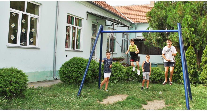 Цело село – сложна фамилија