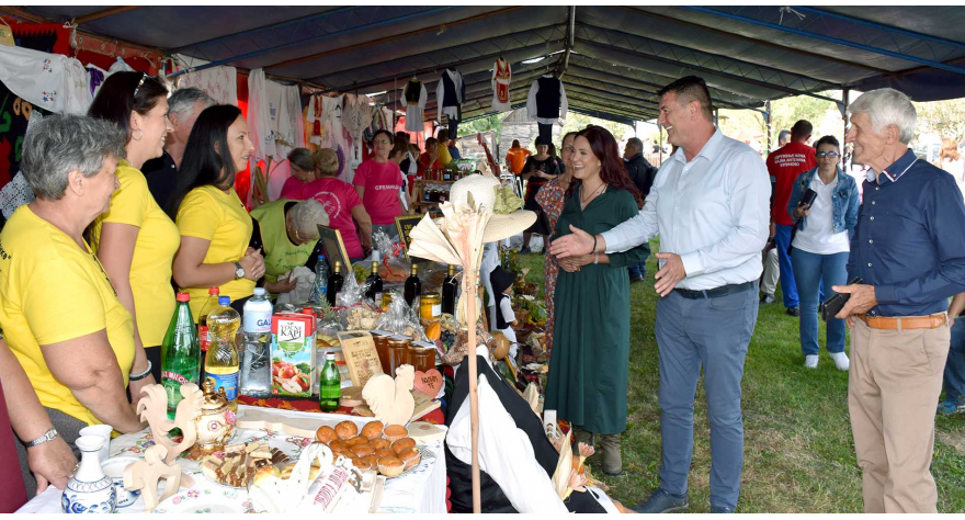 Његово величанство кукуруз (Видео)