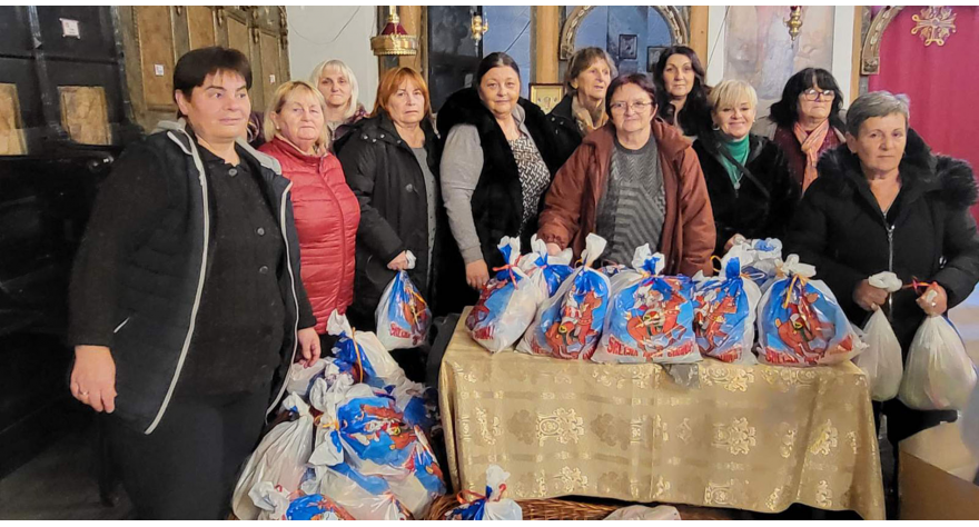 Шимановчанке обрадовале малишане на Бадње вече